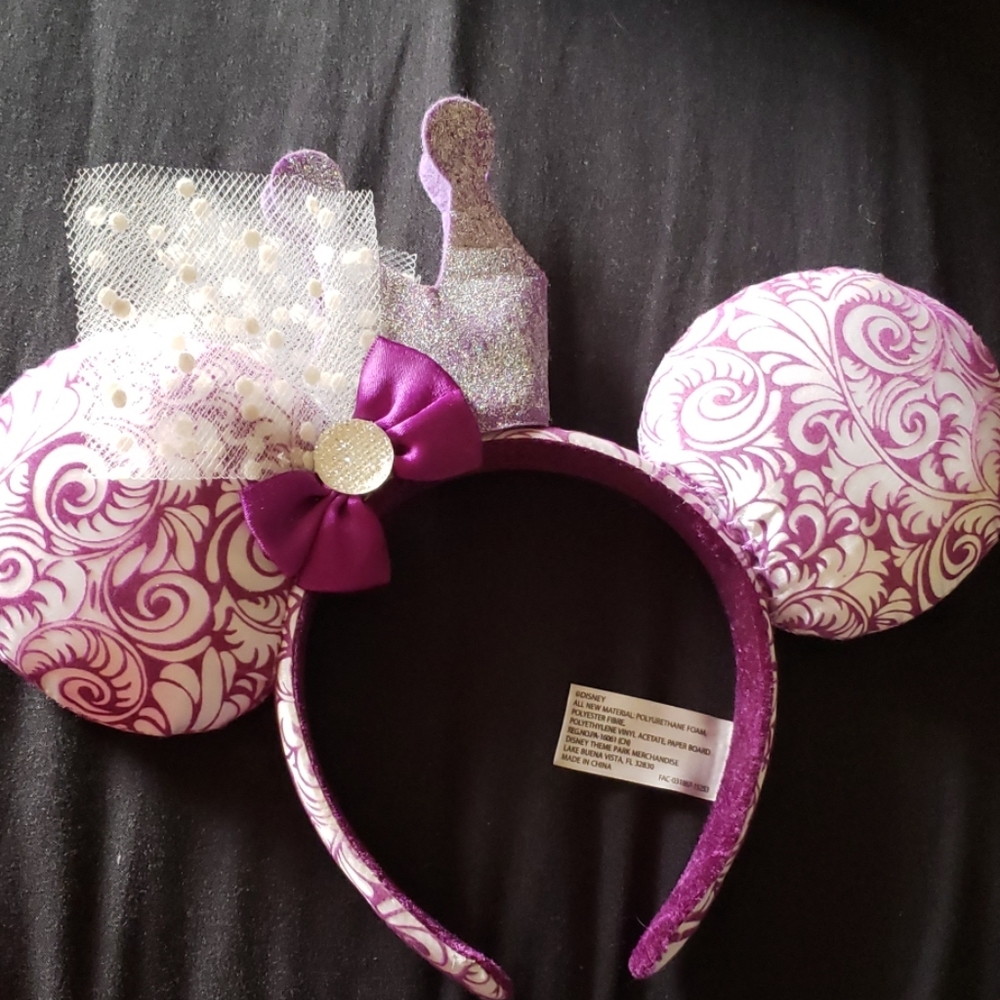 Minnie mouse ears